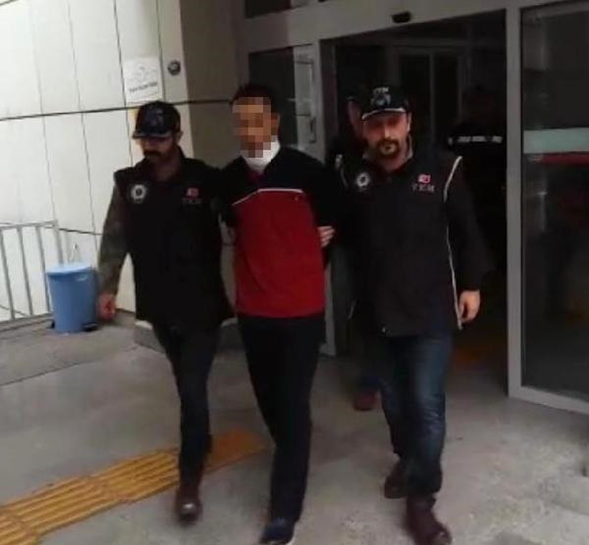 İzmir Polisinden Terör Örgütüne Büyük Darbe; Yakalanacağını Anlayınca İntihara Kalkıştı