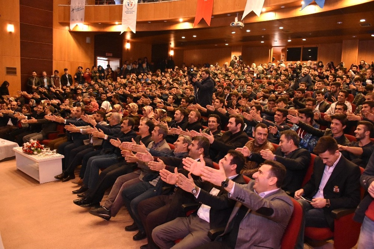 Kahta\'da \'Mazeret Yok\' Konulu Konferans Verildi