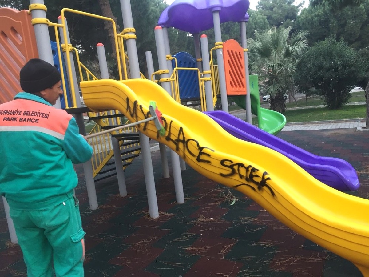 Kamu Malına Tahribat Tepki Çekiyor