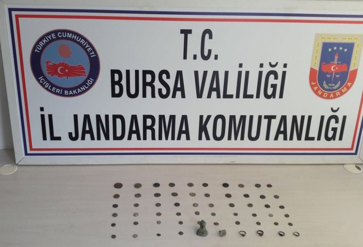 Kayseri\'de İzinsiz Kazıdan Çıkardığı Tarihi Eserleri Bursa\'ya Getirirken Yakalandı