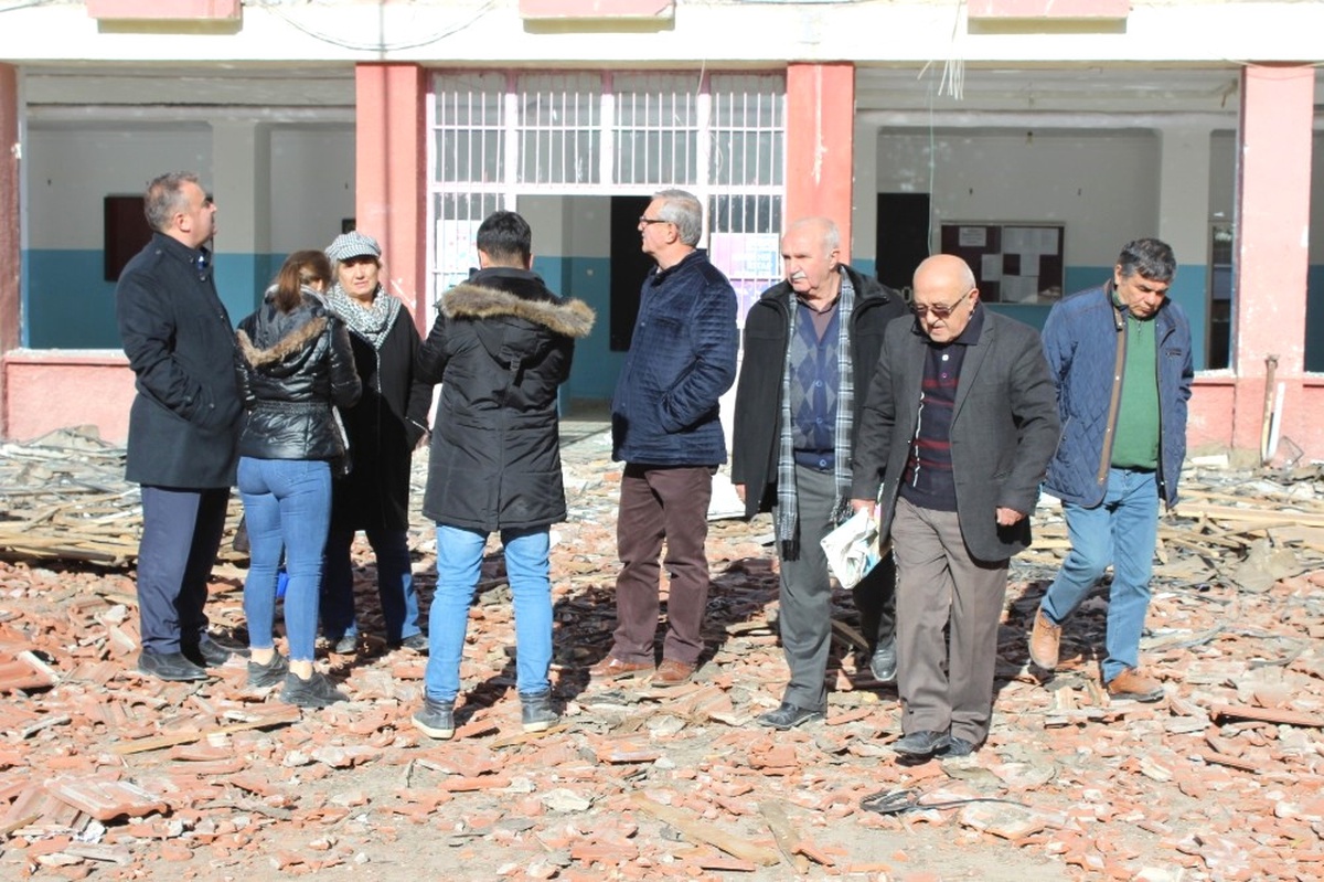Kırşehir\'in İlk Lisesi Yıkılıyor