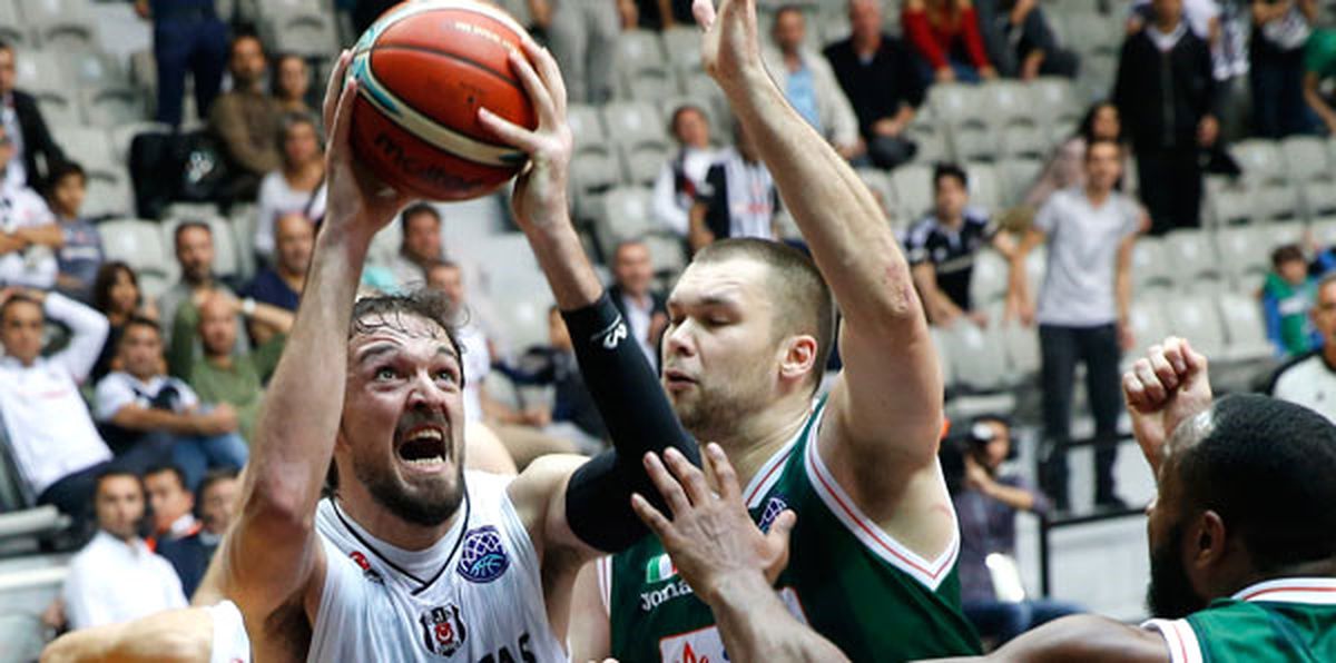 Lider Beşiktaş, İtalya Deplasmanında