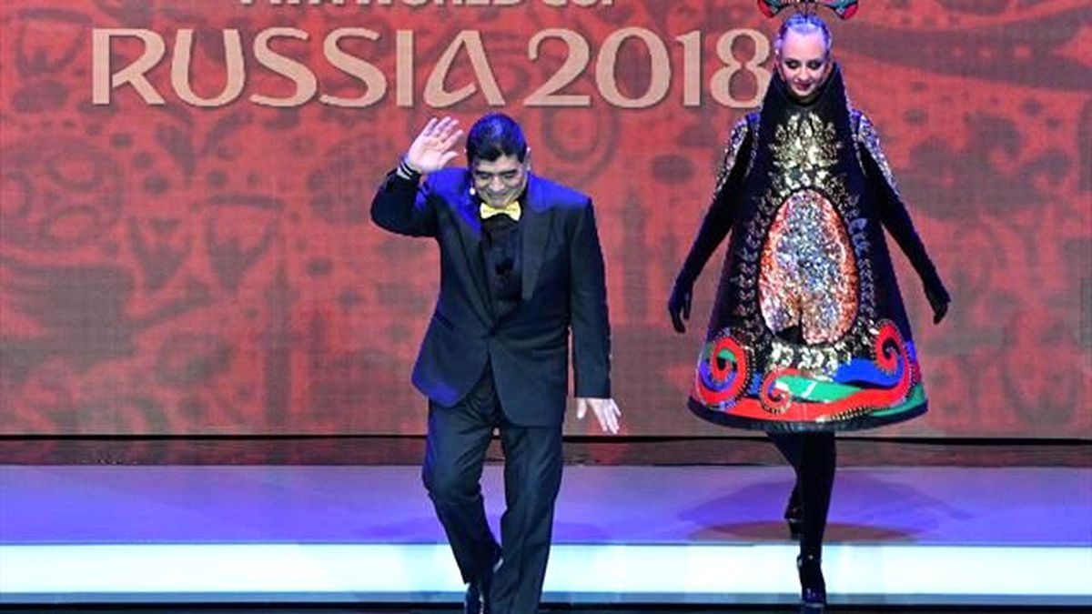 Maradona\'nın Hindistan\'da Heykeli Dikildi