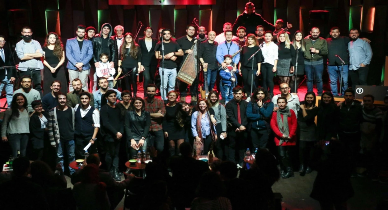 Mülteci Müzisyenler Dünya Barışı İçin Sahne Aldı