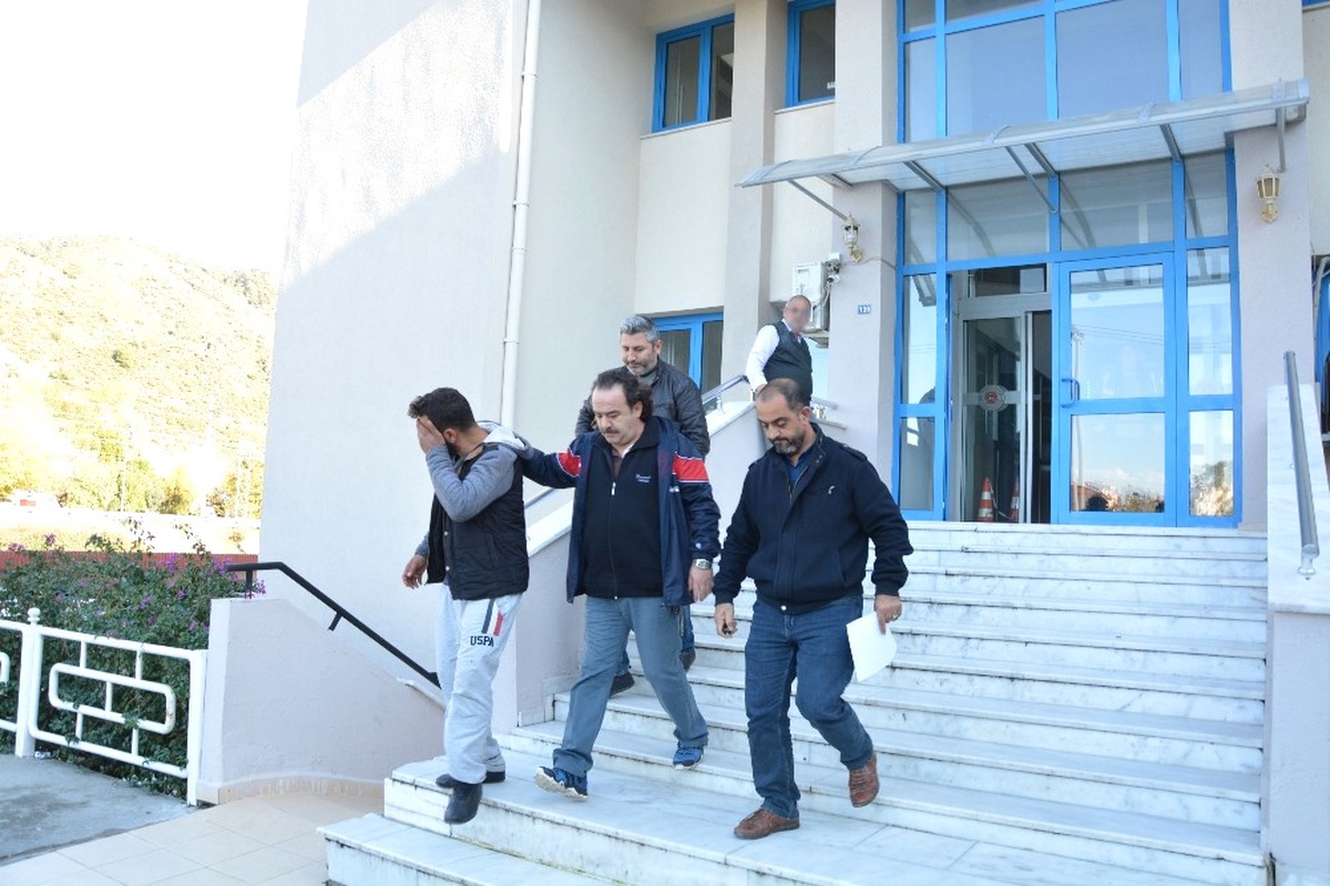 Ortaca Polsi İşyeri Hırsızını Kaçamadan Yakaladı