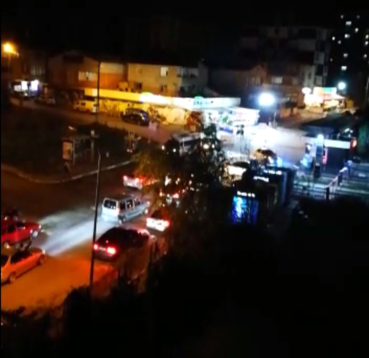 Trafik Magandaları Yolu Kapattı Vatandaşlar İsyan Etti