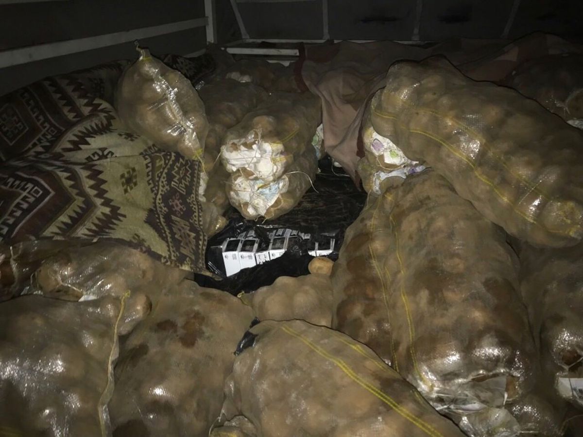 Patates Çuvalları Arasında 17 Bin Paket Kaçak Sigara Ele Geçirildi