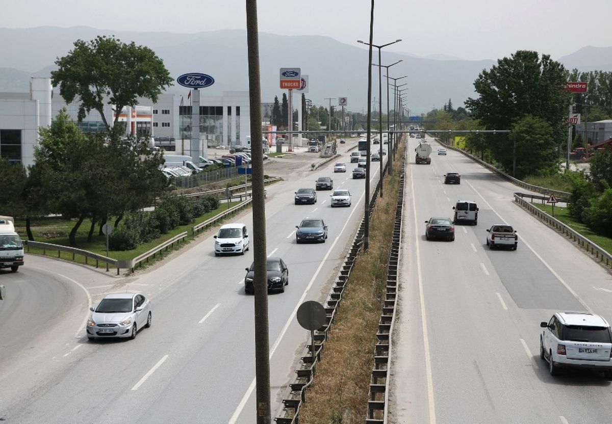 Sakarya\'da Trafikteki Araç Sayısı 276 Bin 639\'a Ulaştı