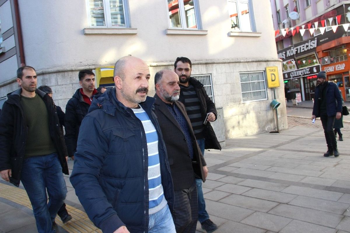 Vaazlarda Cemaati Dolandırıcılara Karşı Uyaran İmam Dolandırıldı