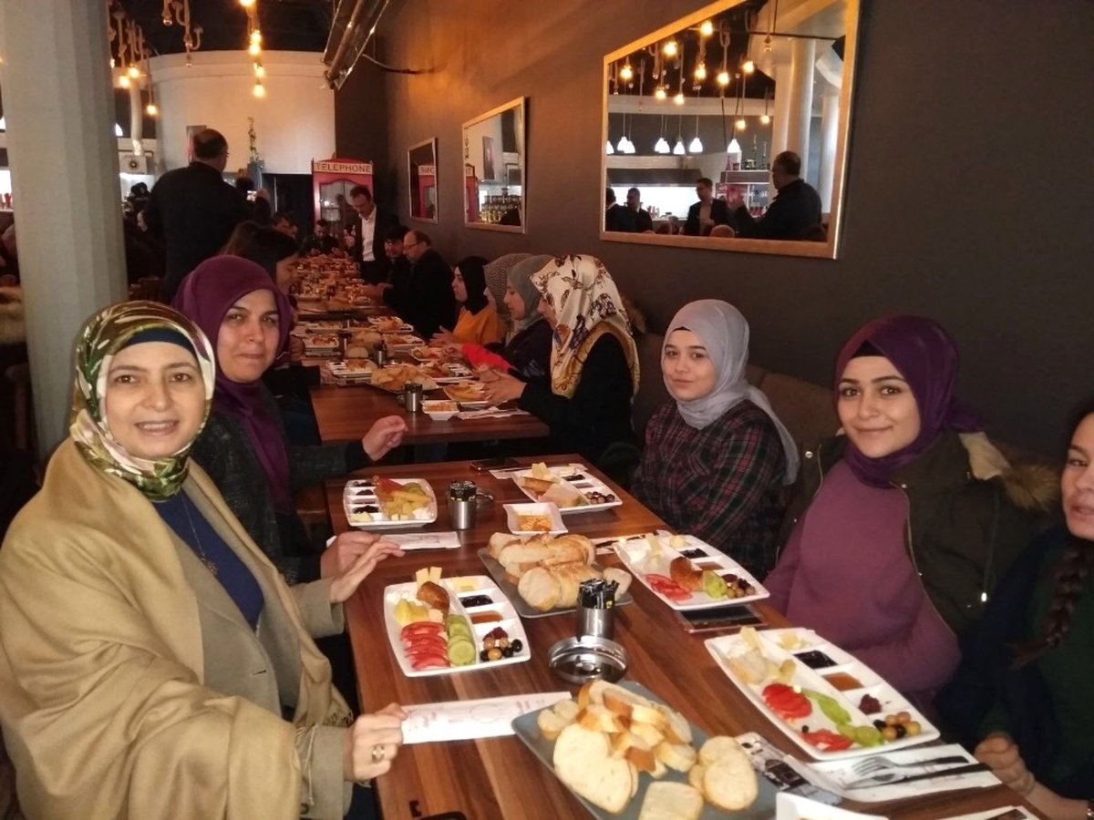Vali Güvençer ve Eşi Öğrencilerle Kahvaltıda Buluştu