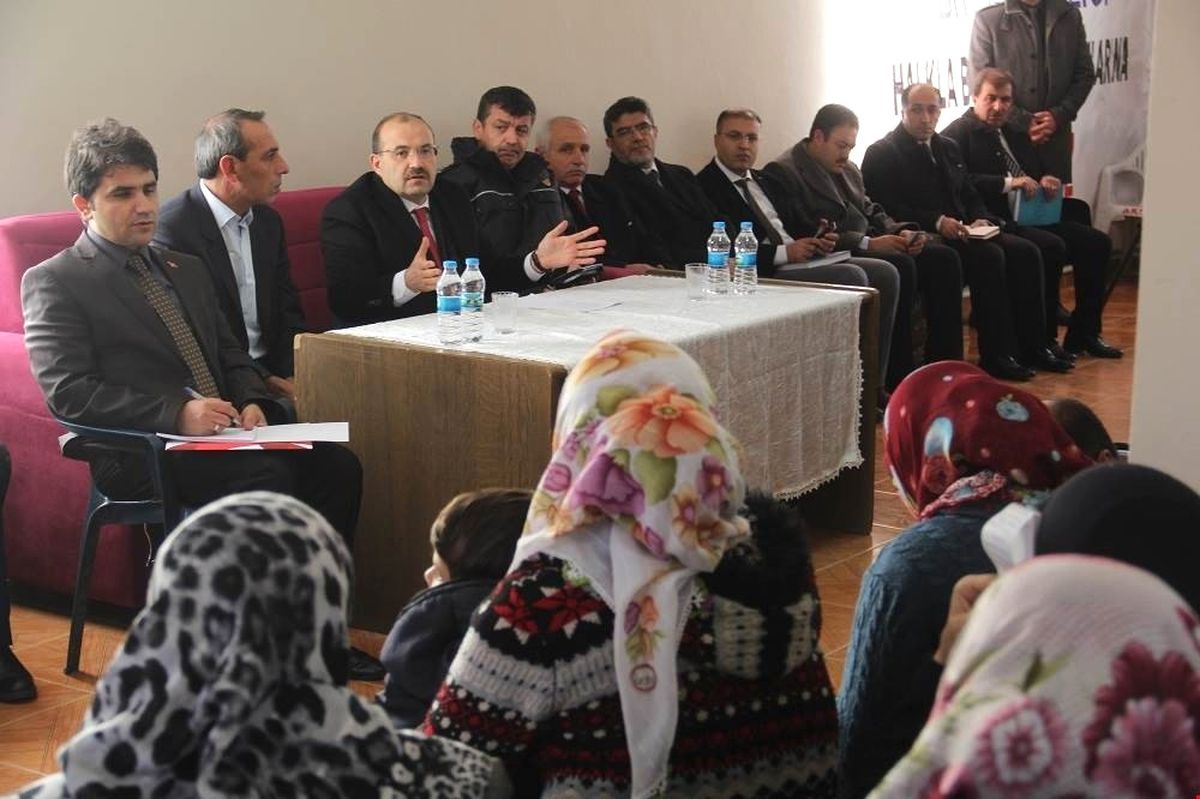 Vali Ustaoğlu, Mahalle Halkıyla Bir Araya Geldi