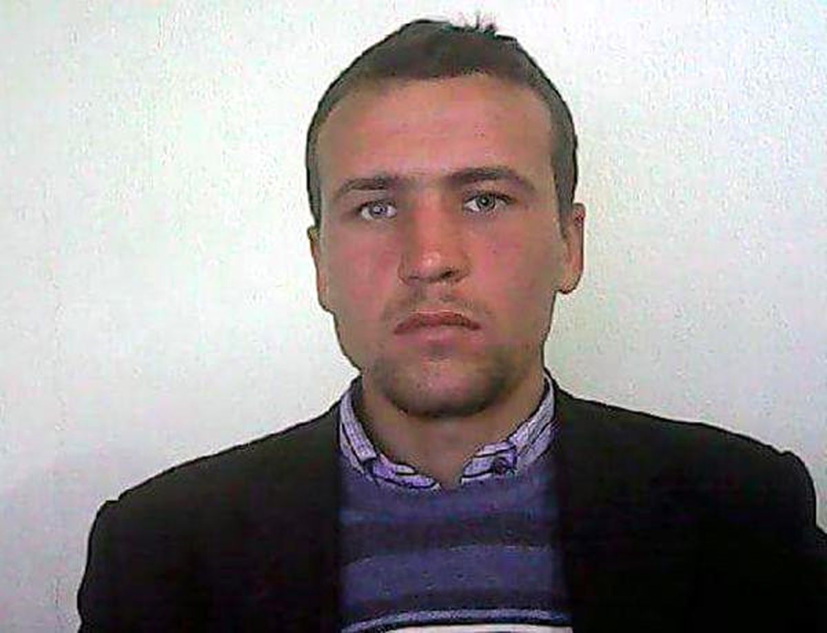 Yanan Samanlıkta Direğe Bağlanmış Erkek Cesedi Bulundu