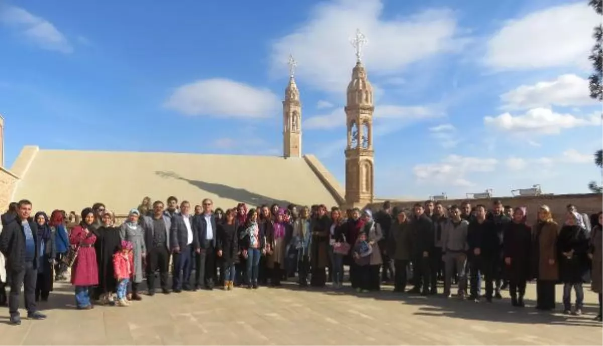 Yeni Atanan Öğretmenlere Midyat\'ın Tarihi Yerleri Tanıtıldı