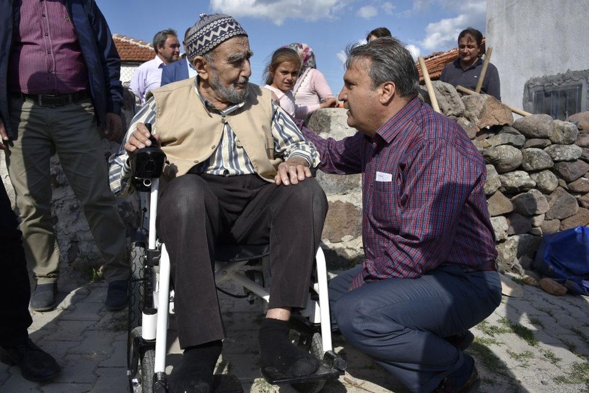 Yunusemre Belediyesi İhtiyaç Sahiplerinin Yanında