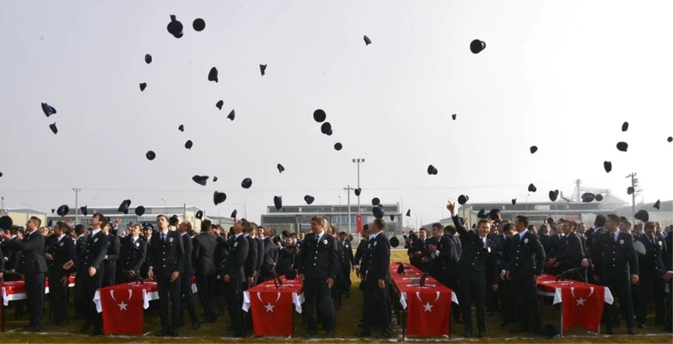 Afyonkarahisar Polis Meslek Eğitim Merkezi Mezuniyet Töreni Düzenlendi