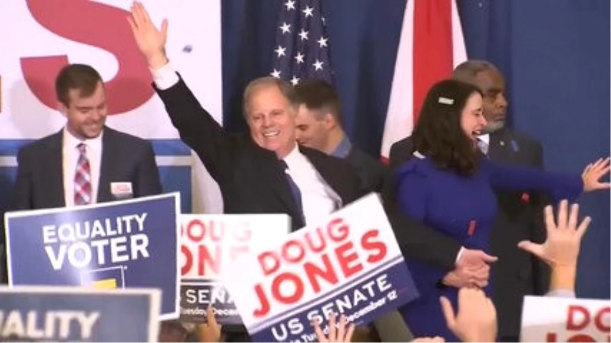 Alabama\'da Senatör Seçimlerini Demokrat Jones Kazandı