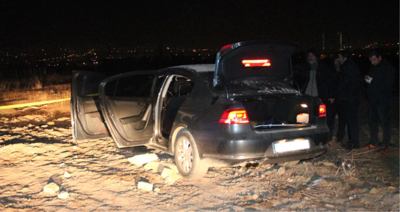 Aracıyla Trafikte Seyir Halinde Olan Genç, Silahla İntihar Etti