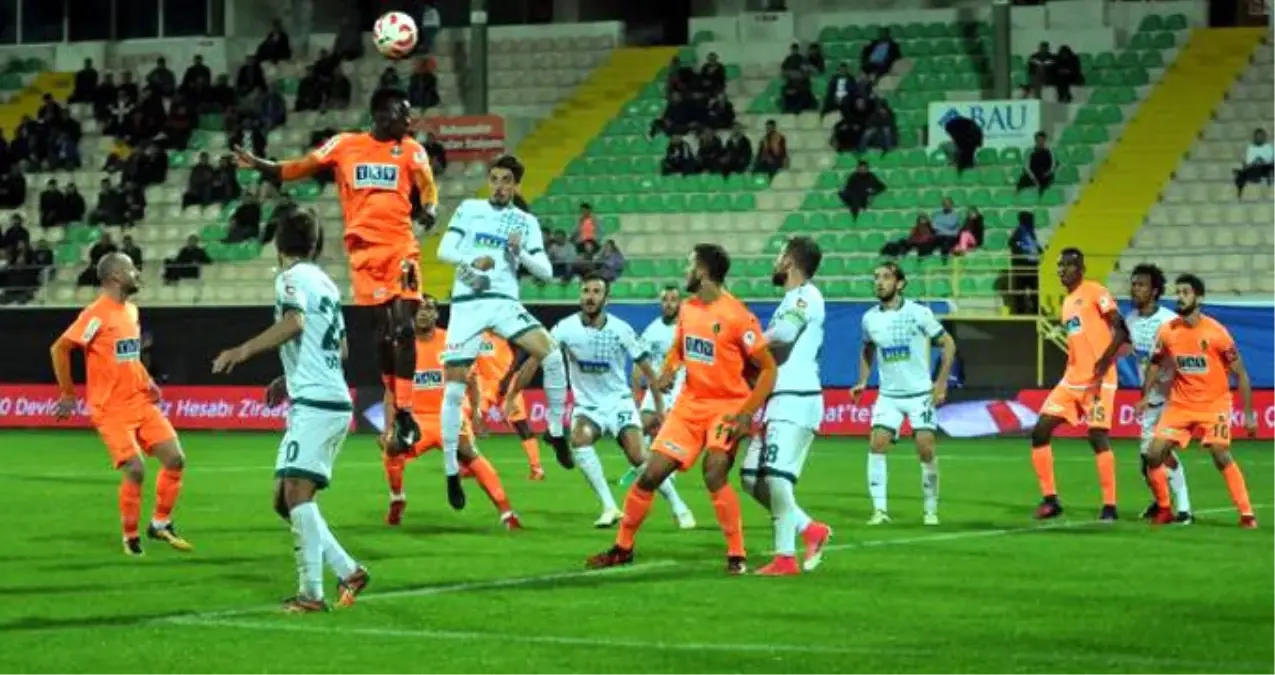 Alanyaspor, Sahasında Giresunspor\'la 2-2 Berabere Kalarak Kupadan Elendi