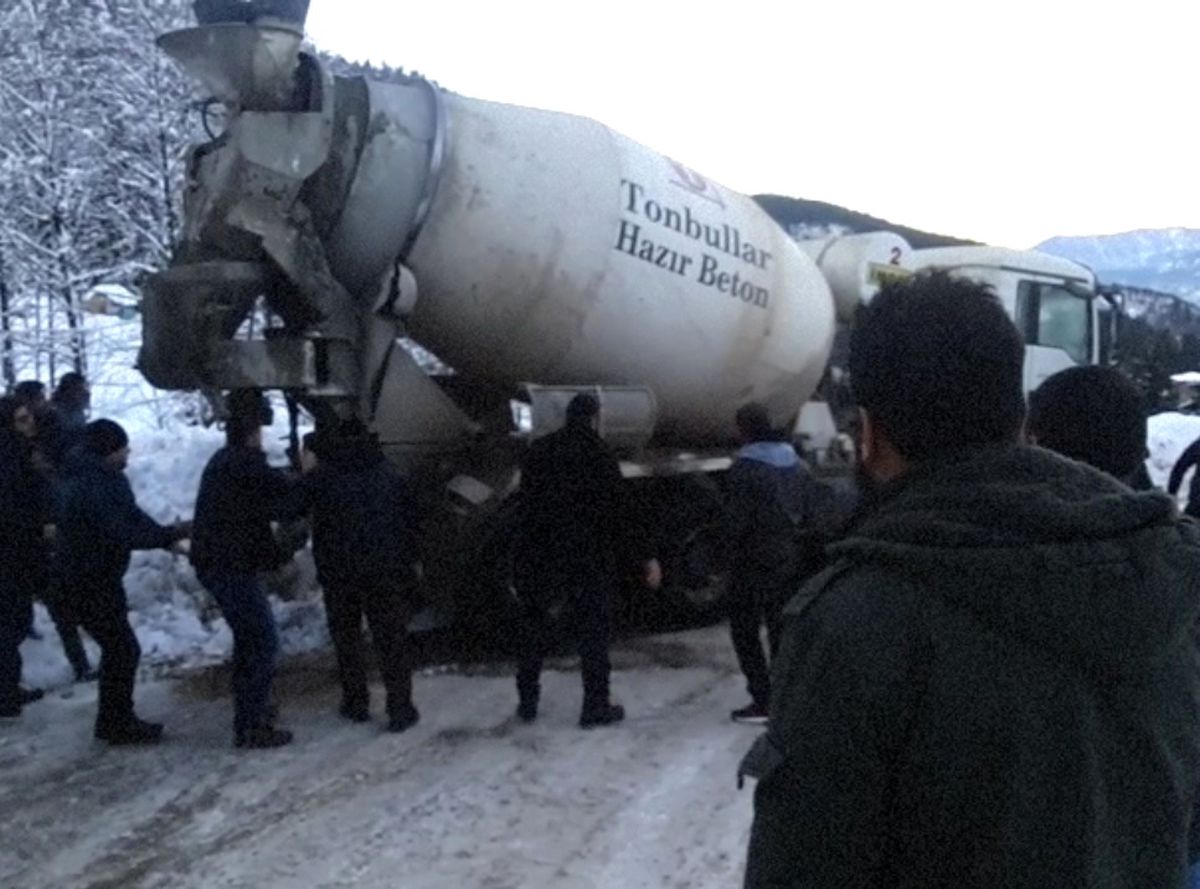 Beton Mikserini Kardan Böyle Çıkardılar