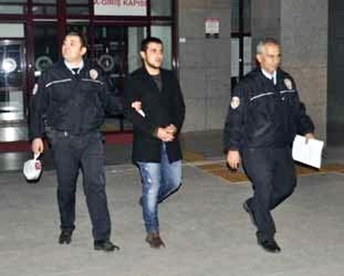 Çaldığı Motosikleti Sosyal Medya Sayfasından Satmaya Kalkınca Yakalandı