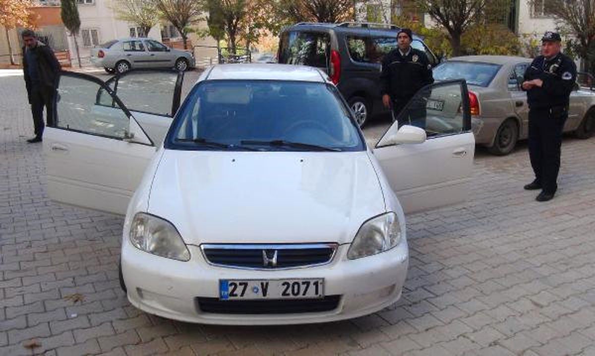 Çaldıkları Otomobille Kaçmaya Çalışırken Yakalandılar
