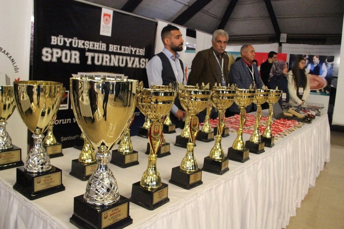 En Fazla Genç Nüfusun Bulunduğu İllerden Olan Şanlıurfa\'da 8 Dalda Spor Turnuvası