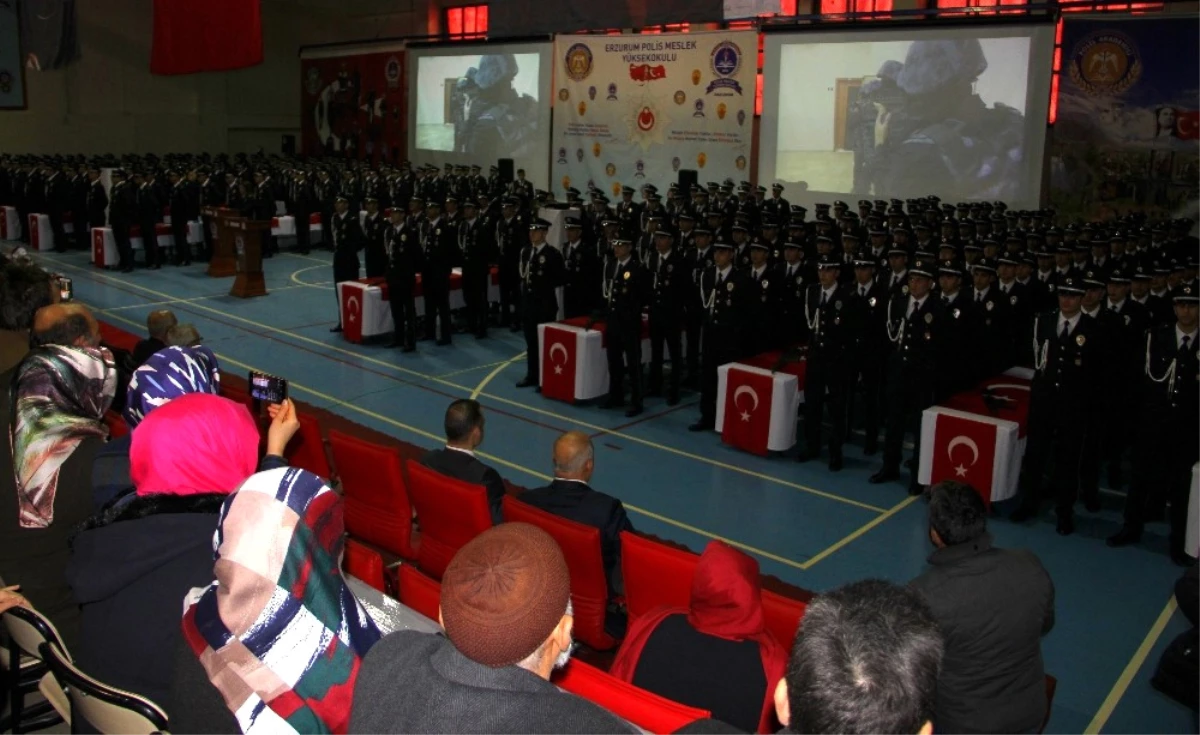 Erzurum\'da Polislerin Mezuniyet Coşkusu
