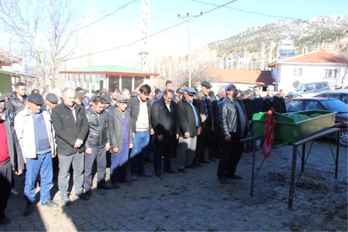 Eş Kurbanı Kadının Babası: Yılbaşında Yanımıza Gelecekti, Cenazesi Geldi