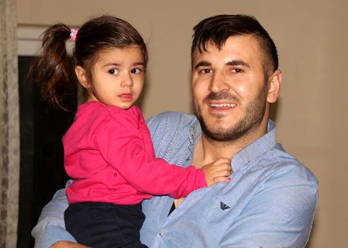 Eşinin Kızına Şiddetini Gizli Kameraya Kaydeden Baba Kızına Kavuştu