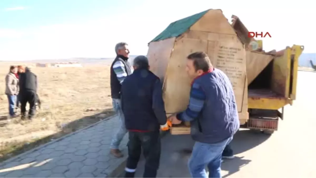 Eskişehir Sokak Hayvanlarına Köpek Kulübesi