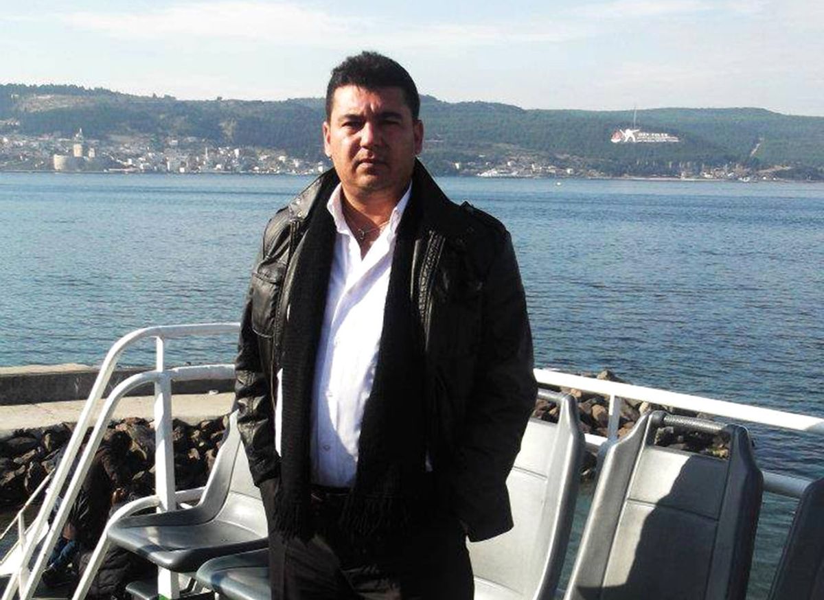 Karısını Kalbinden Bıçakladı, Çocuklarının Boğazını Kesti