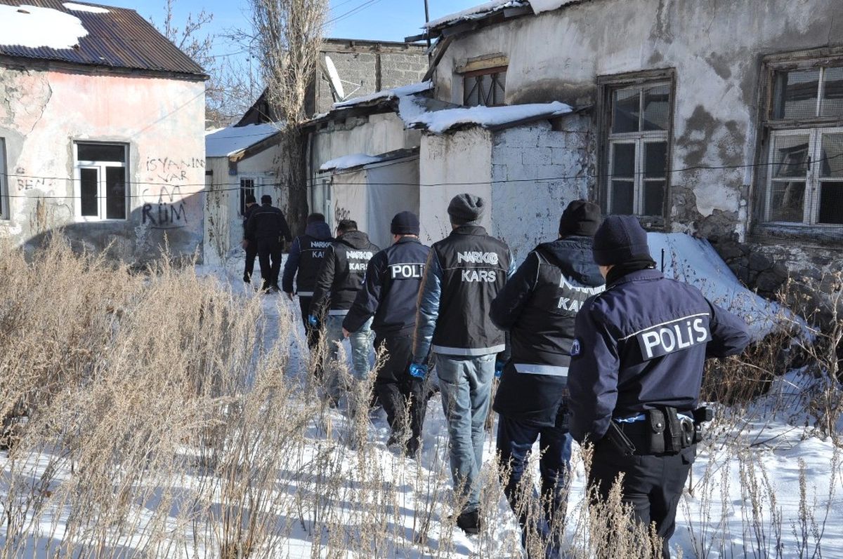 Kars Polisinden Narkotik Uygulaması