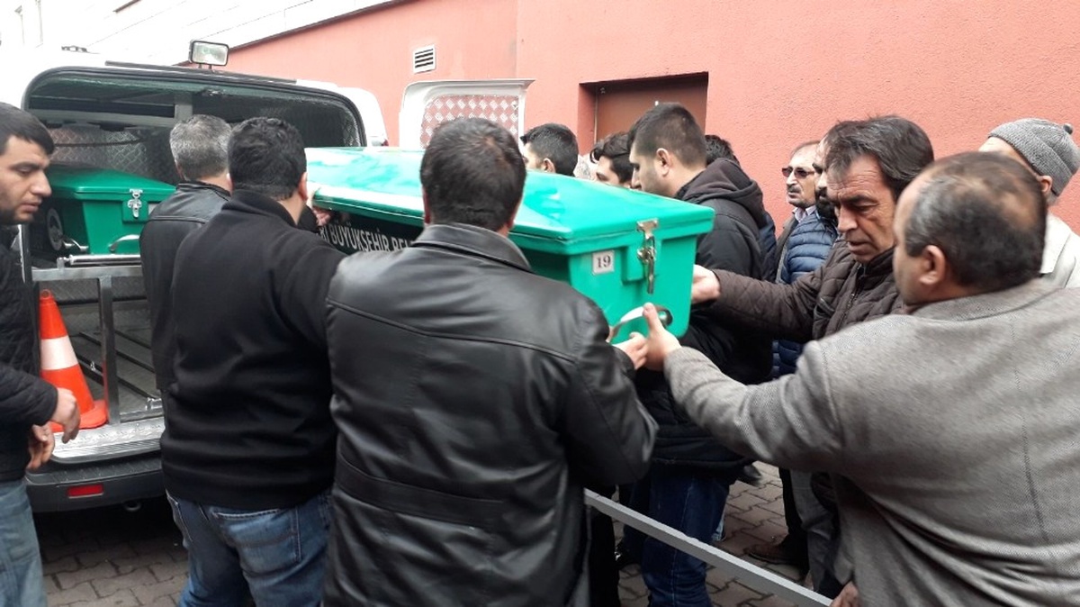 Kayseri\'deki Aile Faciasında Ölenlerin Otopsileri Sona Erdi