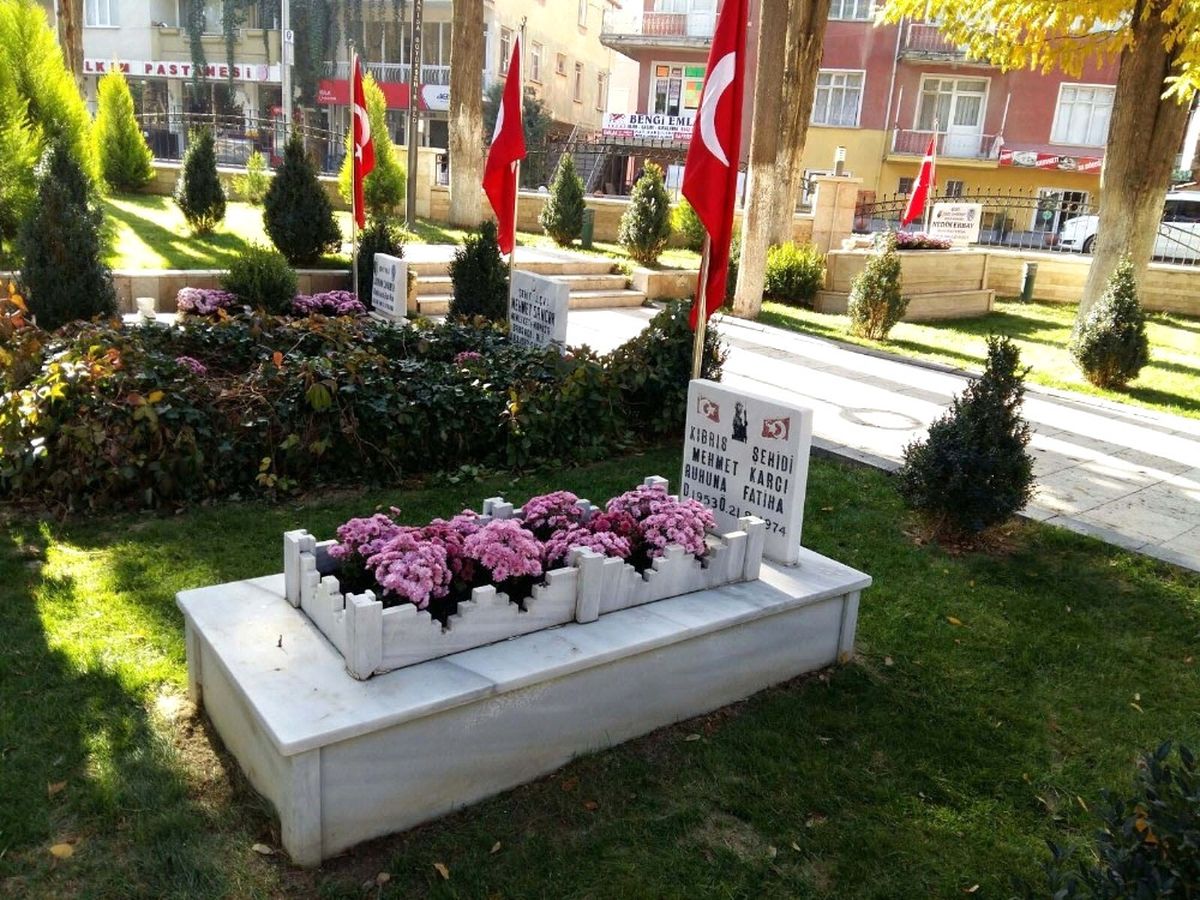 Kul\'daki Şehit Mezarları Bakıma Alındı