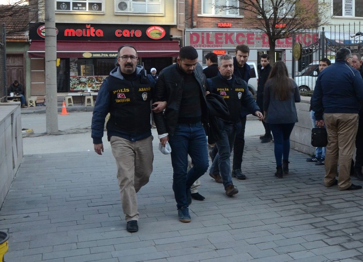 Lüks Araç Dolandırıcıları Yakalandı