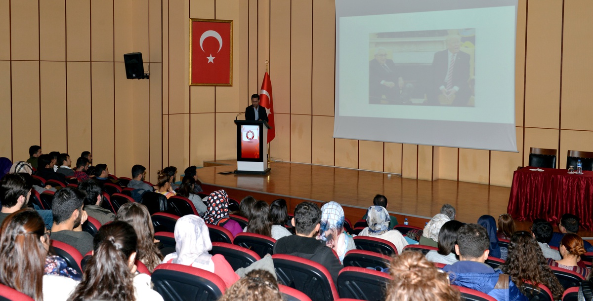 MKÜ\'de "Medya ve Sosyal Medya Okuryazarlığı" Konferansı