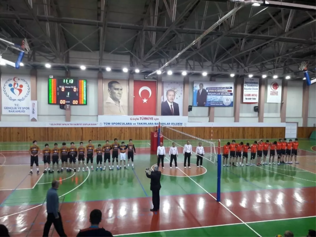 Nevşehir\'de A Genç Erkekler Voleybol Turnuvası Sona Erdi