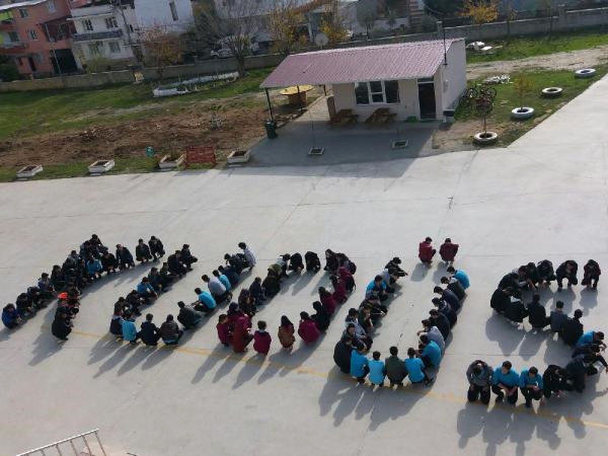 Öğrencilerden Okul Bahçesinde \'Kudüs\' Tepkisi
