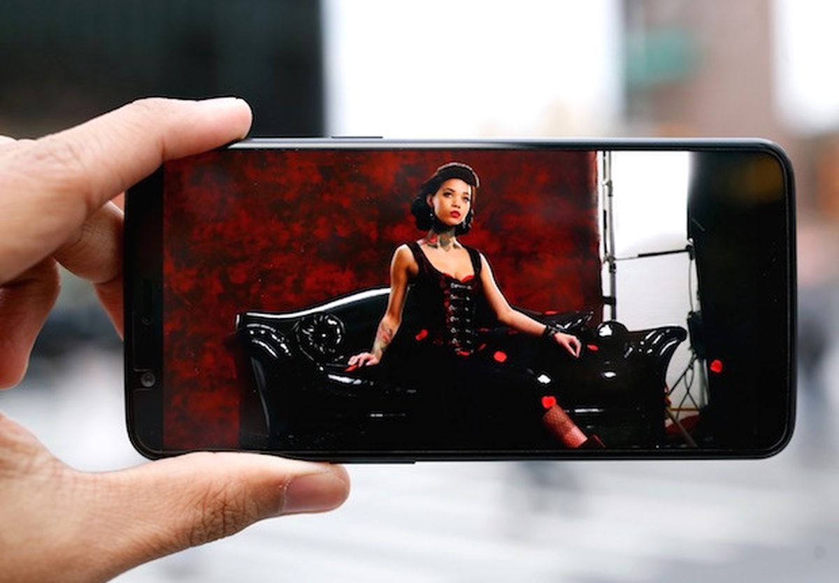 Oneplus 5t Netflix Hd Oynatmak İçin Güncelleme Hazırlanıyor