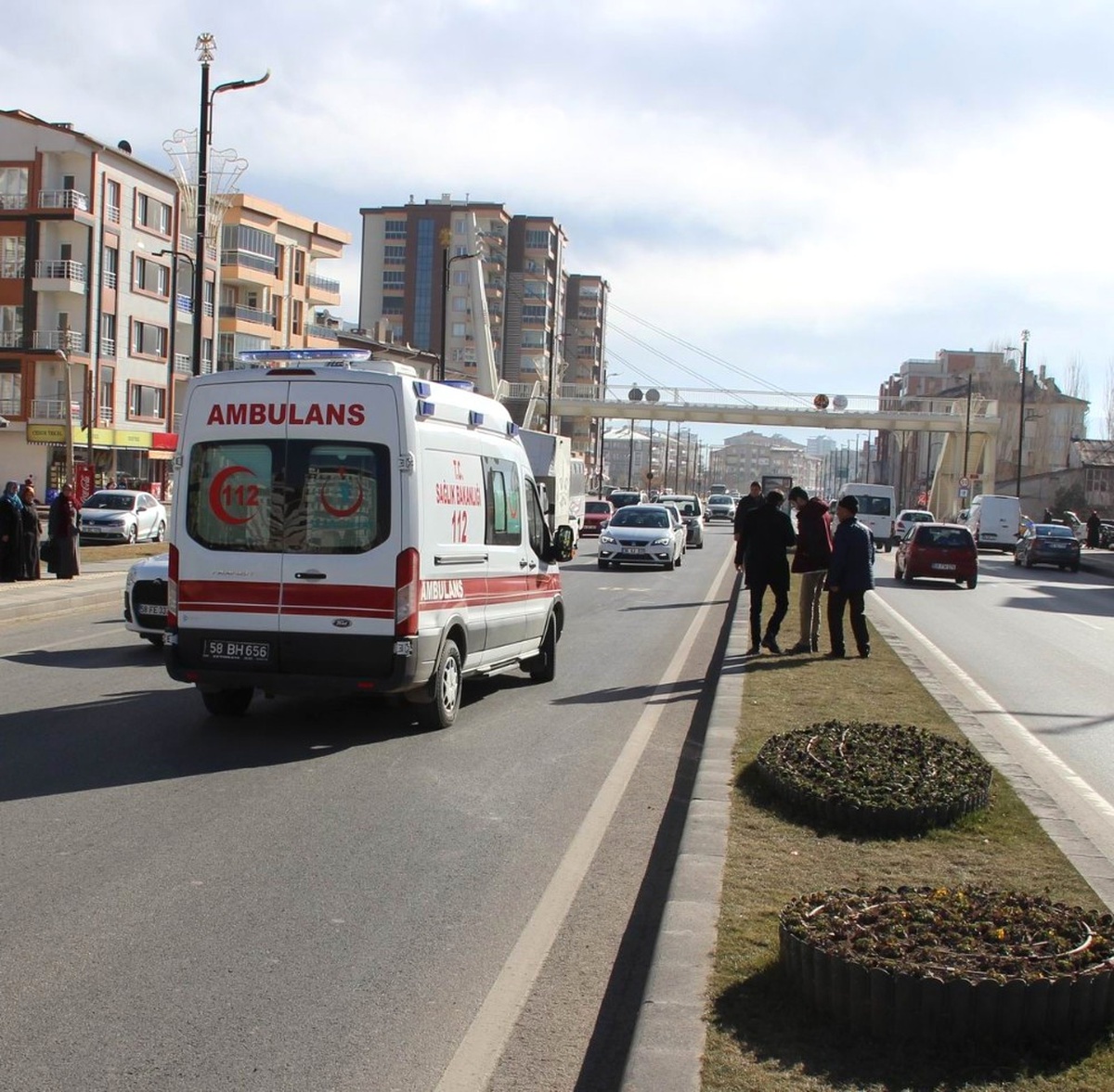 Otomobilin Çarptığı İlkokul Öğrencisinin Bacağı Kırıldı
