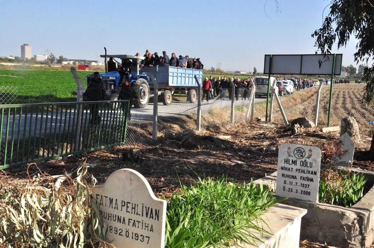 Üniversiteli Özgürcan Adana\'da Toprağa Verildi