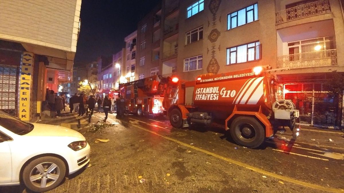 Zeytinburnu\'nda Korkutan İş Yeri Yangını