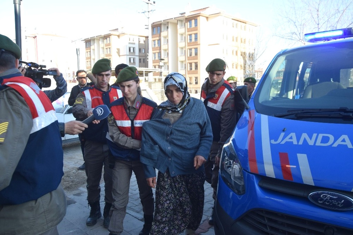 Zincirle Beton Kolona Bağlı Bulunan Cesedin Şüphelileri Adliyeye Sevk Edildi