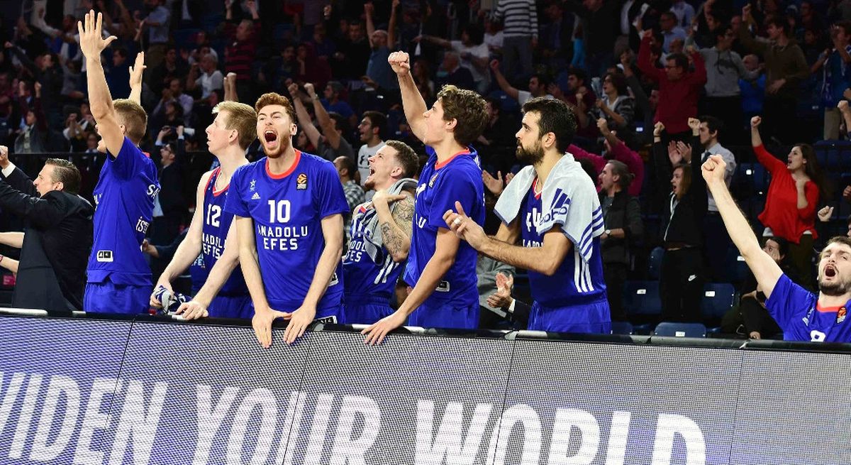 Anadolu Efes, Baskonia Vitoria Gasteiz\'i Ağırlıyor