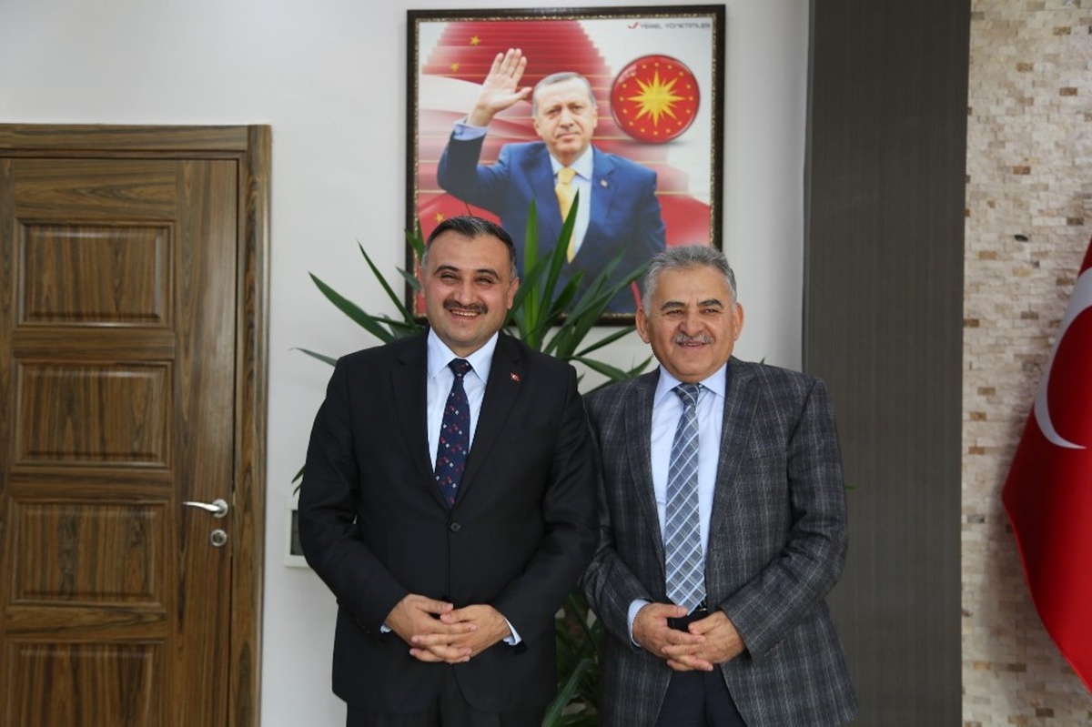 Başkan Büyükkılıç Başkan Cabbar\'ı Ziyaret Etti