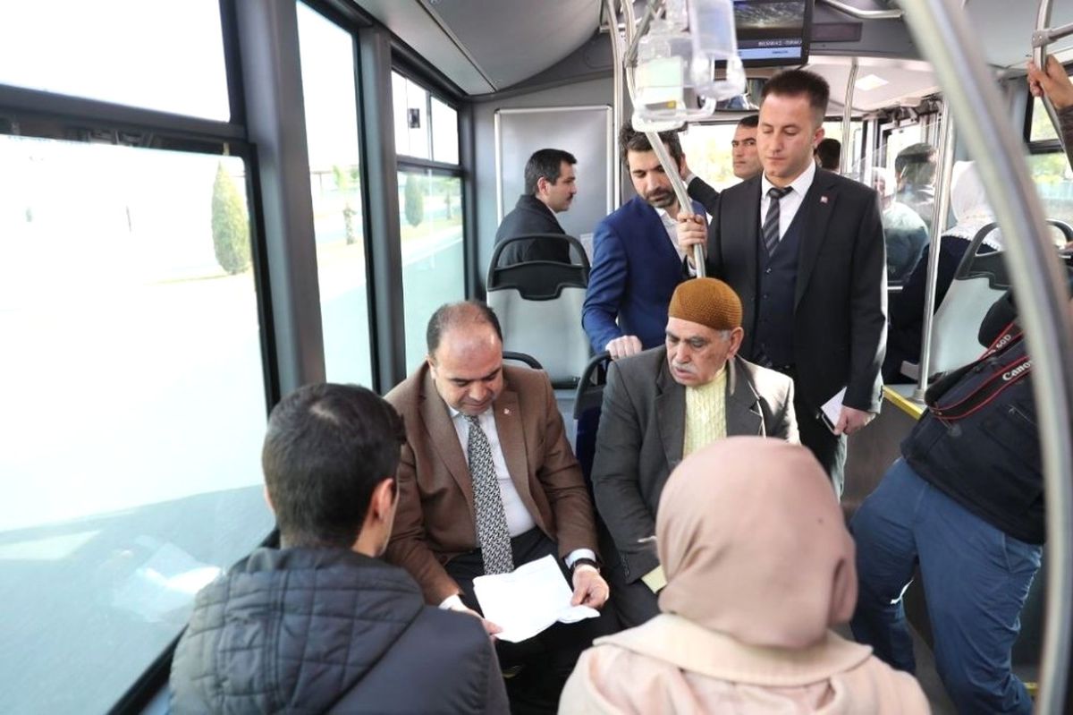 Belediye Başkanı ve Birim Müdürleri Toplu Taşıma Aracıyla İşe Gidip Gelecek