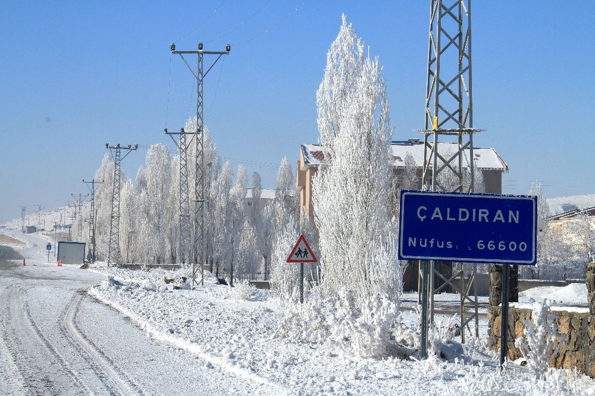 Çaldıran Dondu, Görüntüleri Kartpostalları Aratmıyor