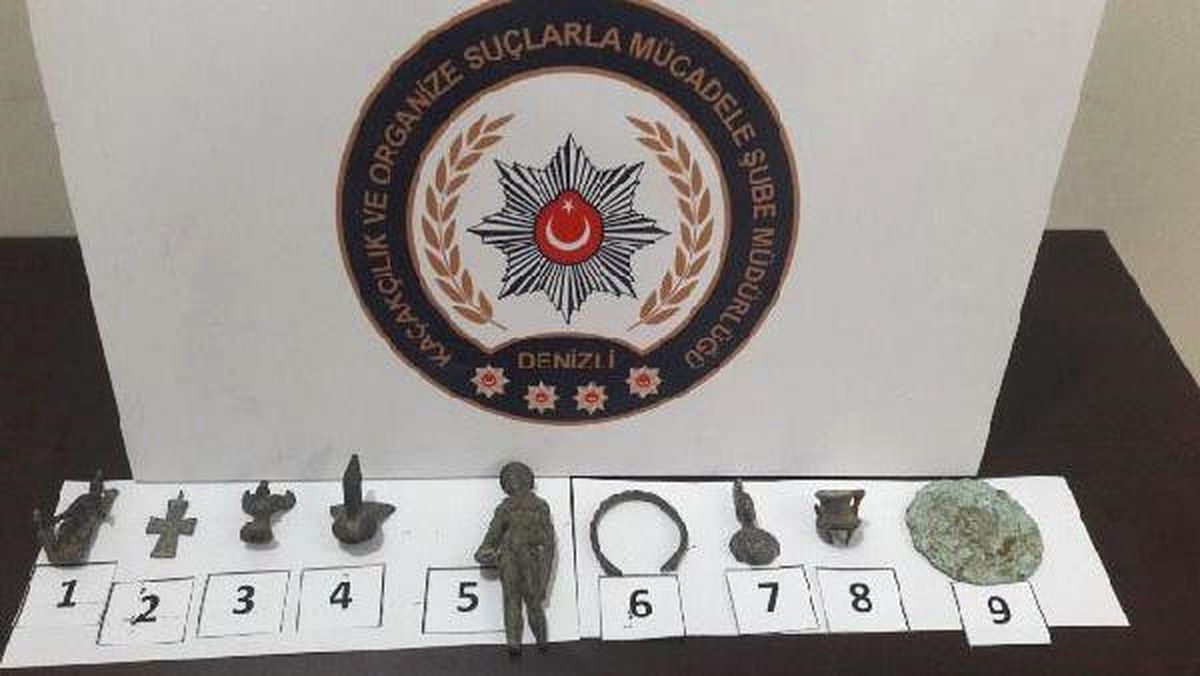 Denizli\'de 2 Araçta Tarihi Eserler Ele Geçirildi; 4 Gözaltı