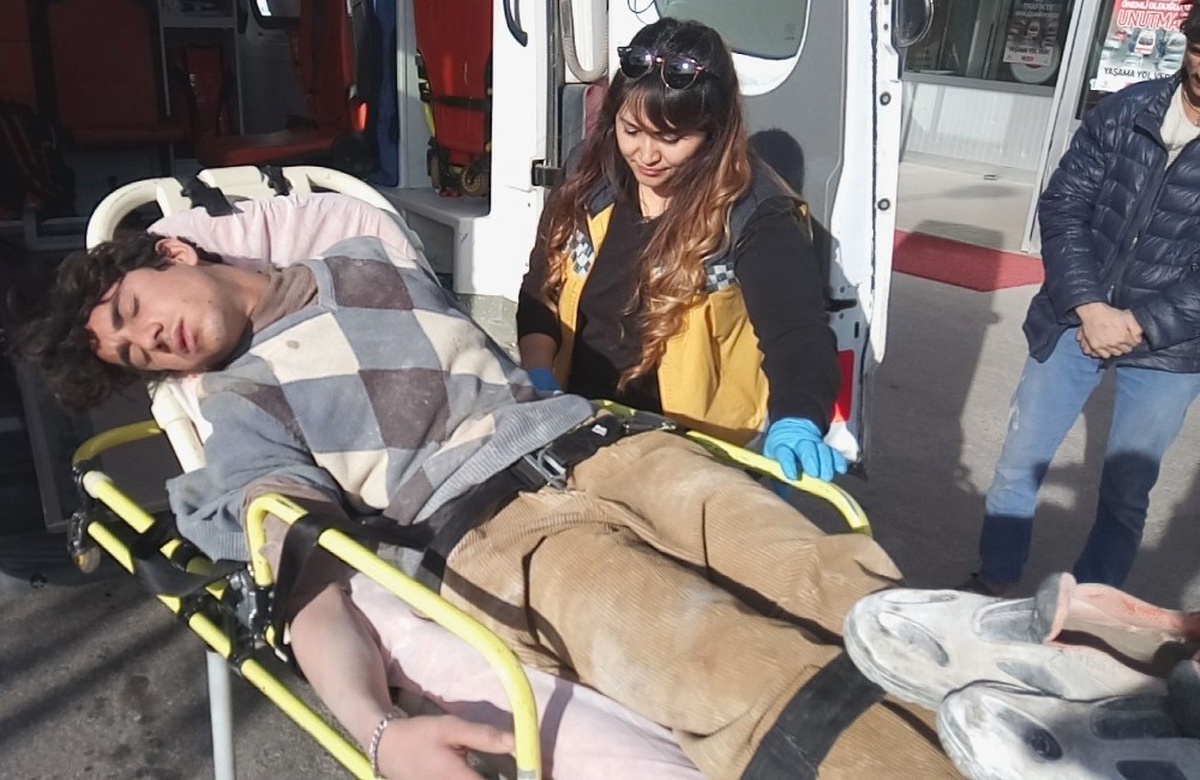 Elektrik Akımına Kapılan Afgan Ağır Yaralandı