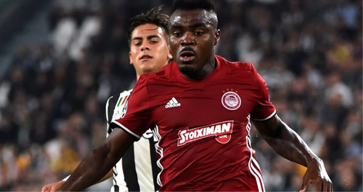 Eski Fenerbahçeli Emenike İsyan Etti: Her Gün Hırsızlığa Uğruyoruz